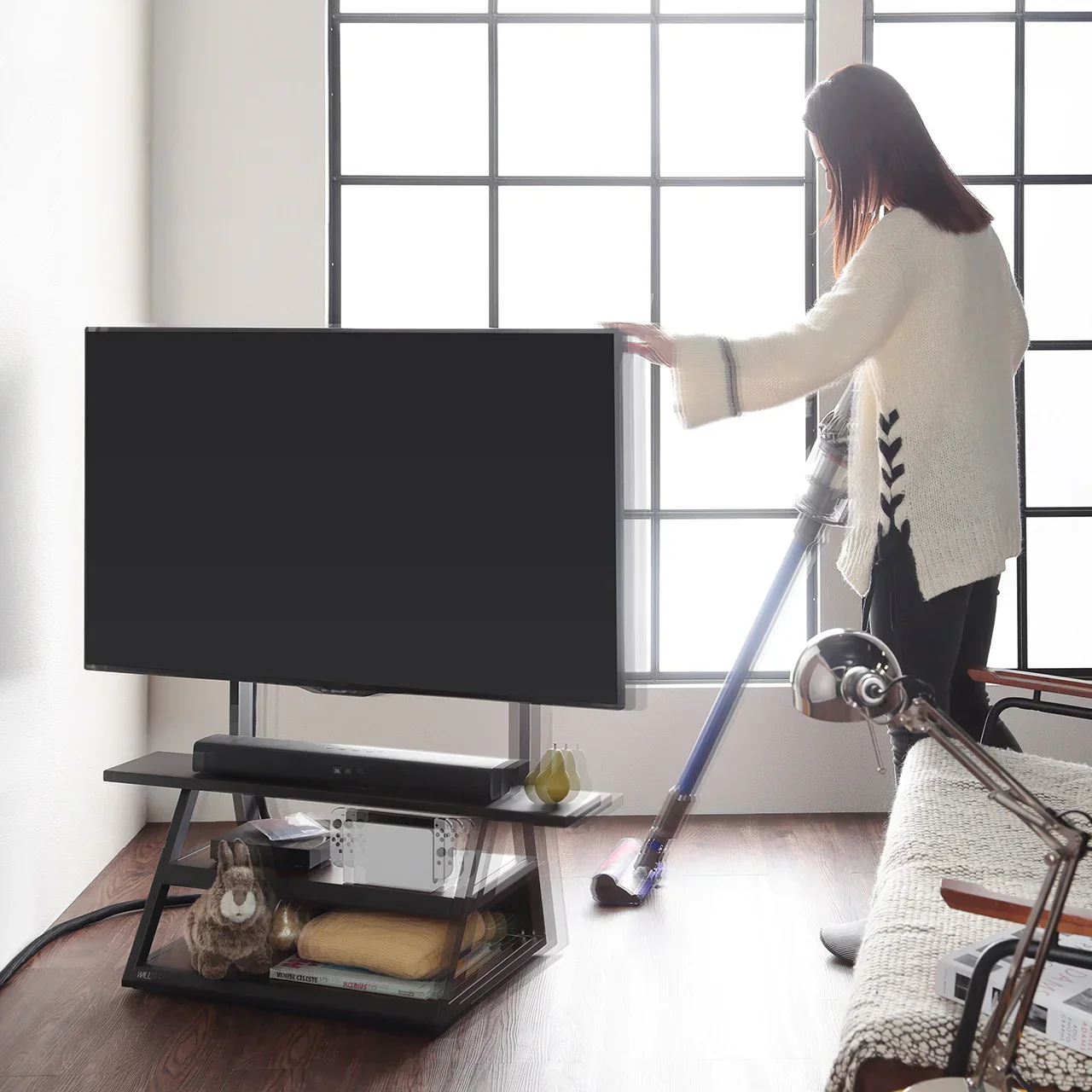 WALL INTERIOR TVSTAND M1 CASTER - Image 3